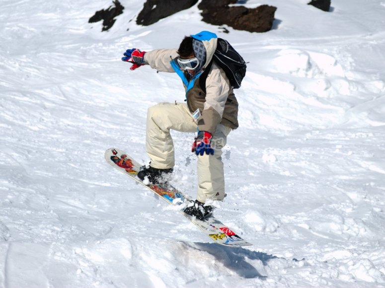 Maniobras con la tabla de snow